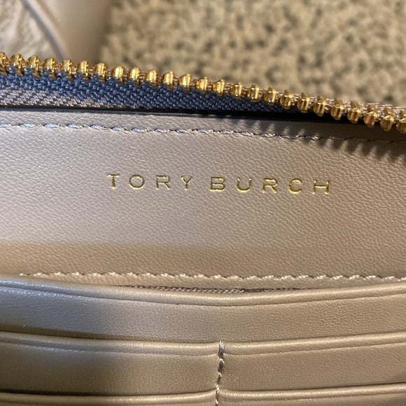 STUNNING Tory Burch Gray Leather Shoulder Bag in EUC
